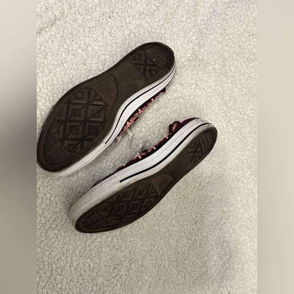 Converse Burgundy Shoreline Sneakers - Picture 4 of 5
